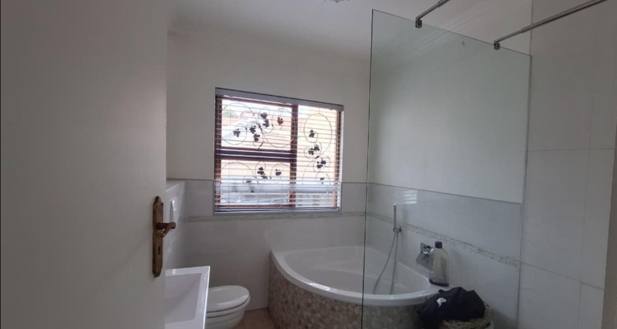 2 Bedroom Property for Sale in Bedfordview Gauteng
