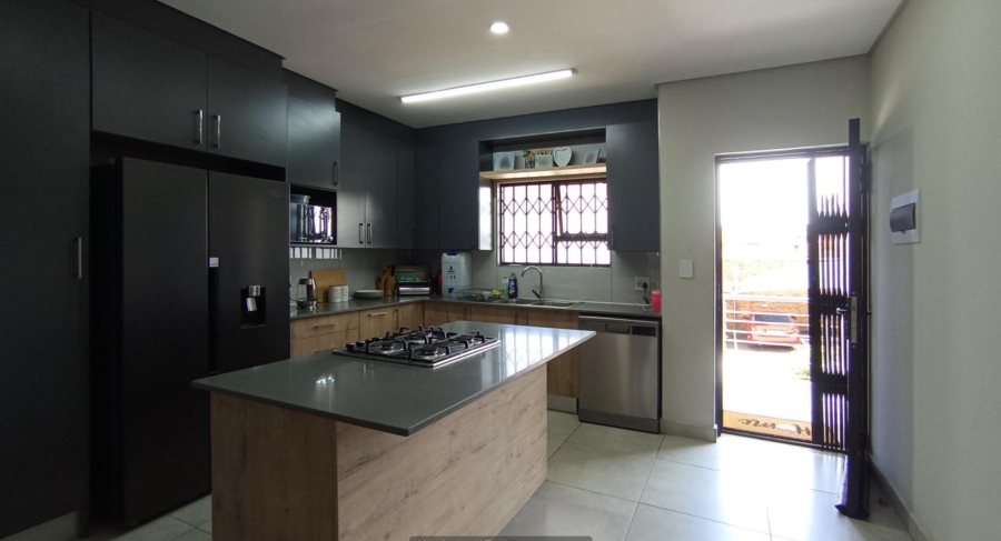 2 Bedroom Property for Sale in Die Hoewes Gauteng