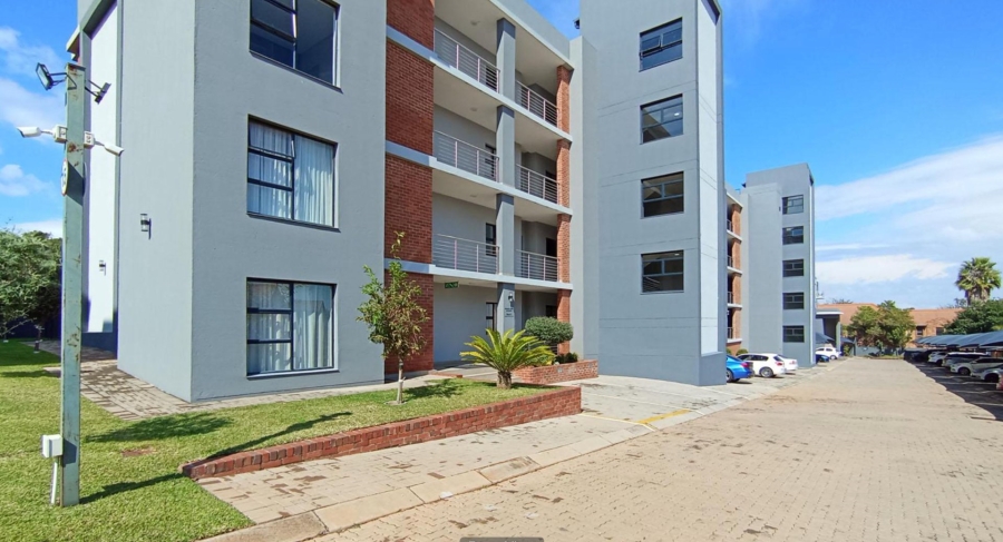 2 Bedroom Property for Sale in Die Hoewes Gauteng