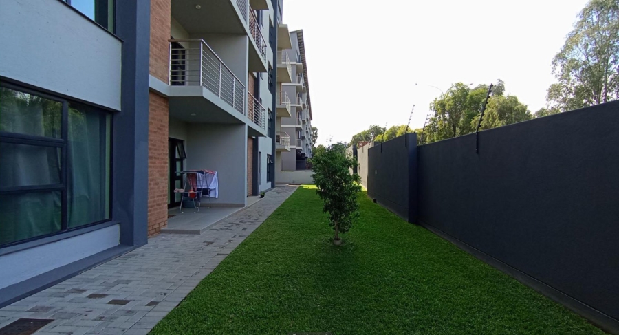 2 Bedroom Property for Sale in Die Hoewes Gauteng