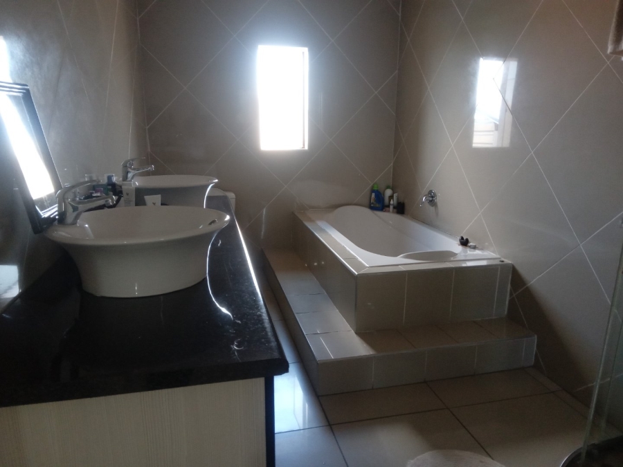 4 Bedroom Property for Sale in Philip Nel Park Gauteng