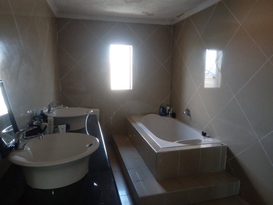 4 Bedroom Property for Sale in Philip Nel Park Gauteng