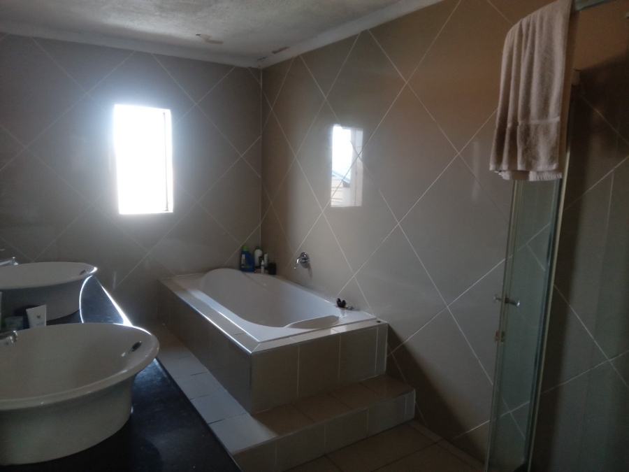 4 Bedroom Property for Sale in Philip Nel Park Gauteng