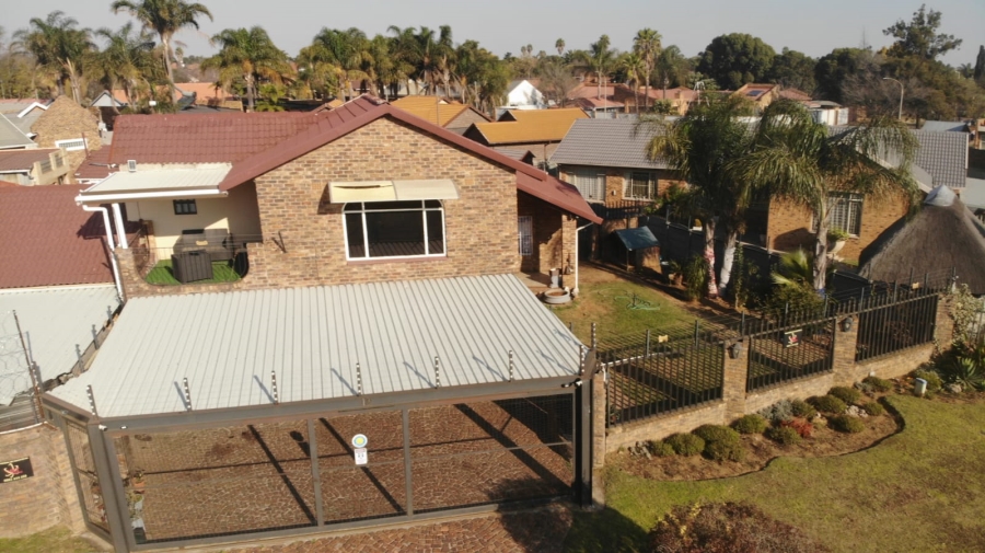  Bedroom Property for Sale in Sunward Park Gauteng