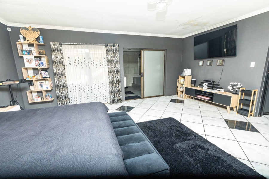  Bedroom Property for Sale in Sunward Park Gauteng
