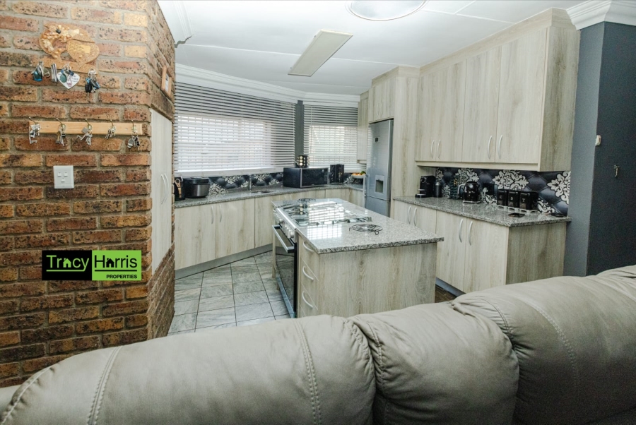  Bedroom Property for Sale in Sunward Park Gauteng