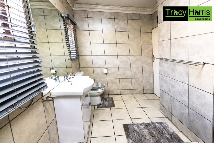  Bedroom Property for Sale in Sunward Park Gauteng