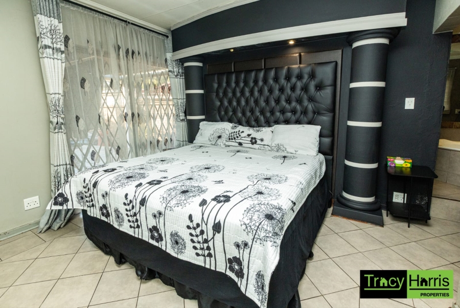  Bedroom Property for Sale in Sunward Park Gauteng