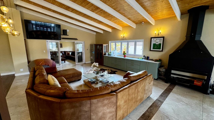 4 Bedroom Property for Sale in Eldoraigne Gauteng