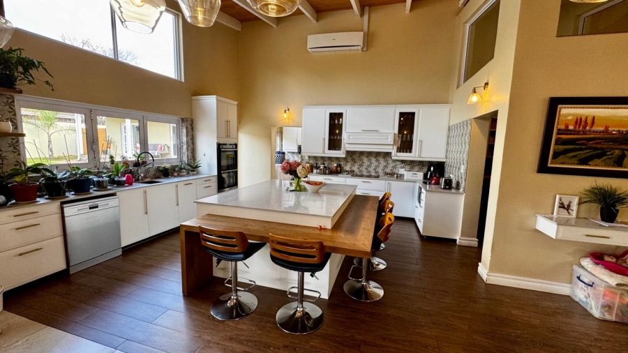 4 Bedroom Property for Sale in Eldoraigne Gauteng
