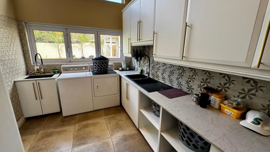 4 Bedroom Property for Sale in Eldoraigne Gauteng