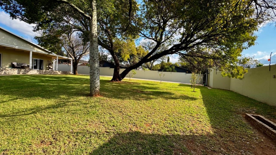 4 Bedroom Property for Sale in Eldoraigne Gauteng