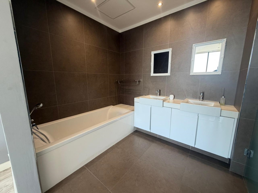 To Let 2 Bedroom Property for Rent in Morningside Ext 40 Gauteng