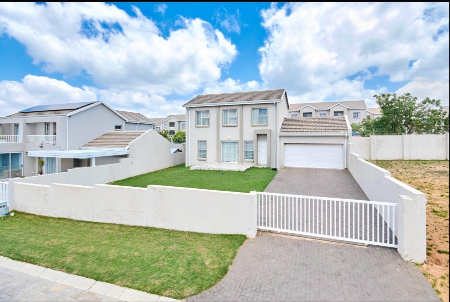 To Let 3 Bedroom Property for Rent in Blue Hills Gauteng