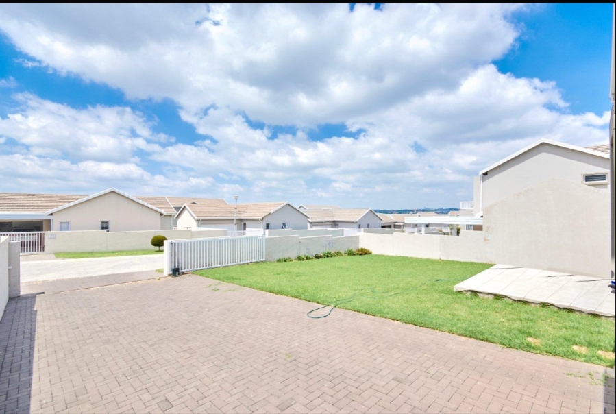 To Let 3 Bedroom Property for Rent in Blue Hills Gauteng