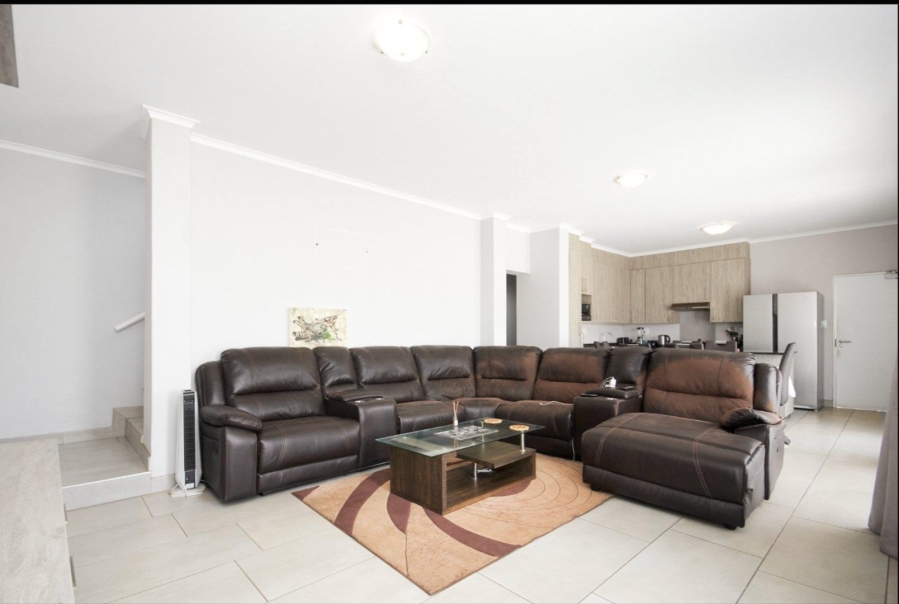 To Let 3 Bedroom Property for Rent in Blue Hills Gauteng