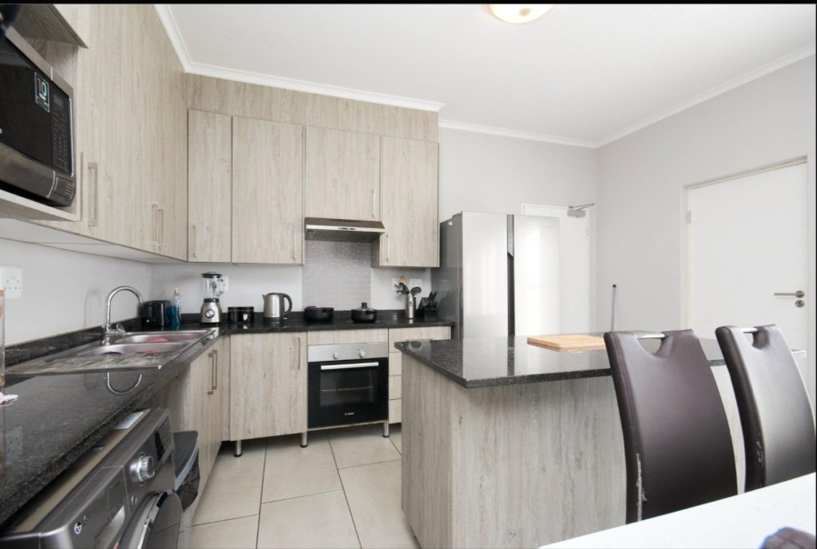 To Let 3 Bedroom Property for Rent in Blue Hills Gauteng