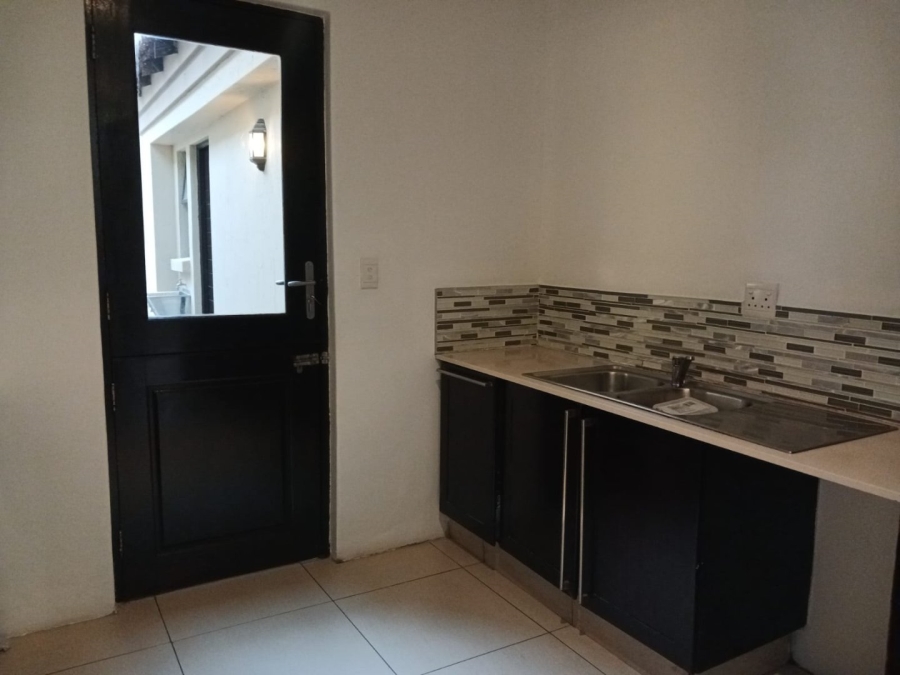 5 Bedroom Property for Sale in Blue Valley Golf Estate Gauteng