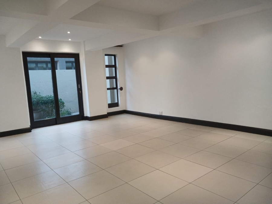 5 Bedroom Property for Sale in Blue Valley Golf Estate Gauteng