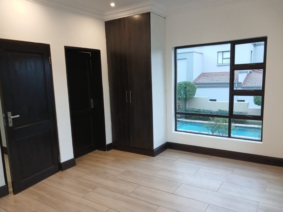 5 Bedroom Property for Sale in Blue Valley Golf Estate Gauteng