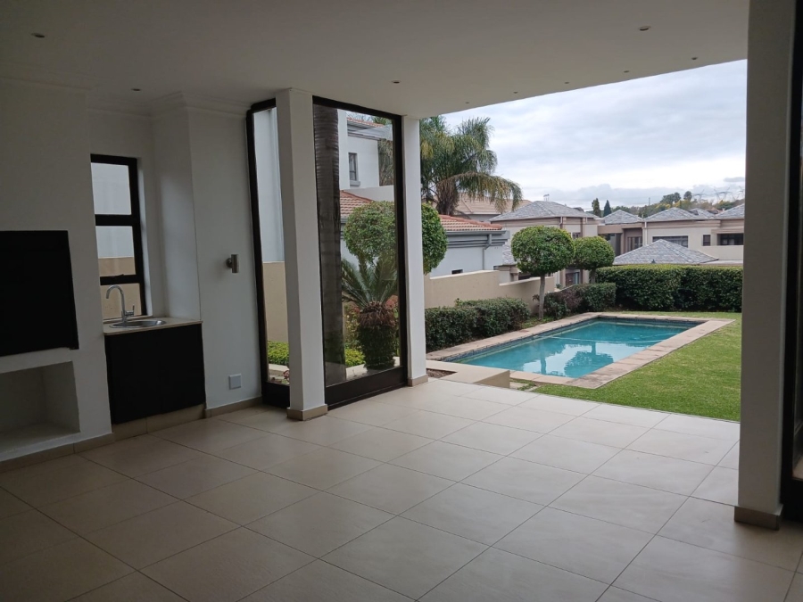 5 Bedroom Property for Sale in Blue Valley Golf Estate Gauteng