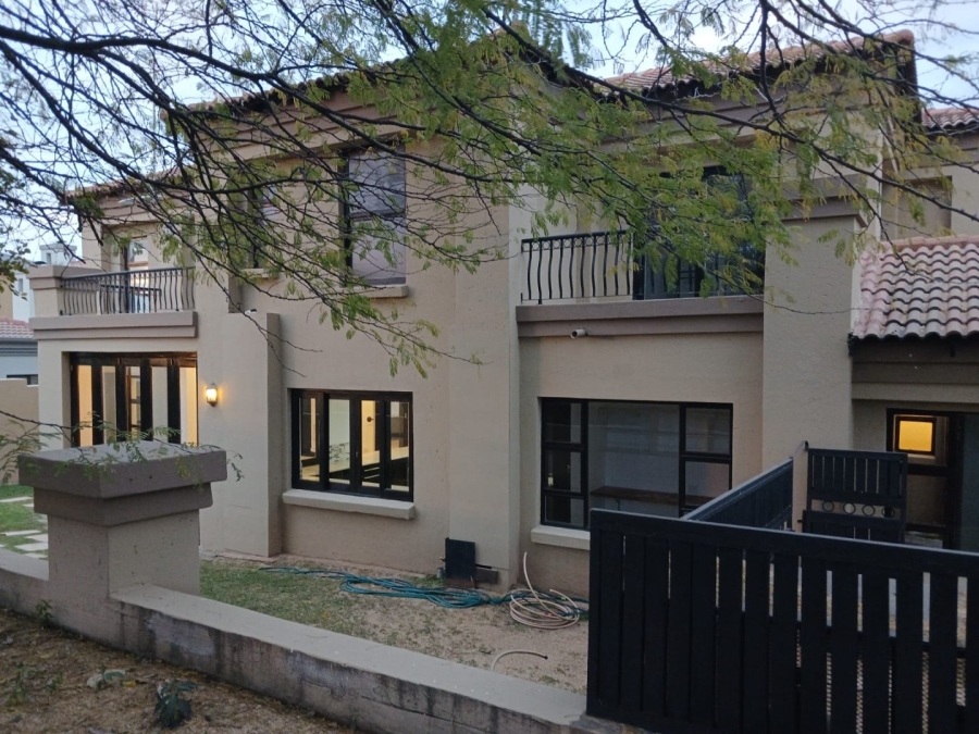 5 Bedroom Property for Sale in Blue Valley Golf Estate Gauteng