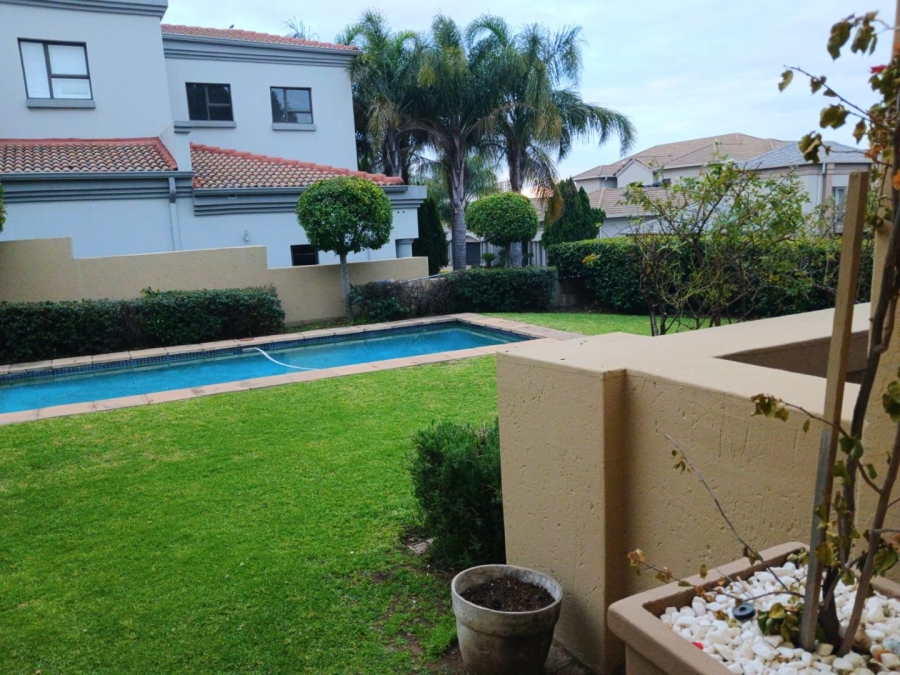 5 Bedroom Property for Sale in Blue Valley Golf Estate Gauteng