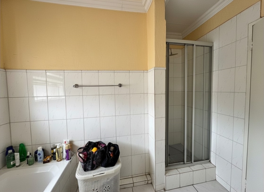 3 Bedroom Property for Sale in Vorna Valley Gauteng