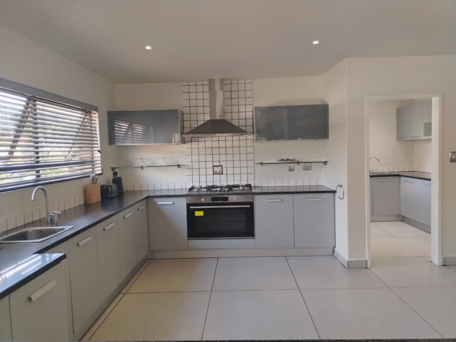 To Let 4 Bedroom Property for Rent in Sandton Central Gauteng