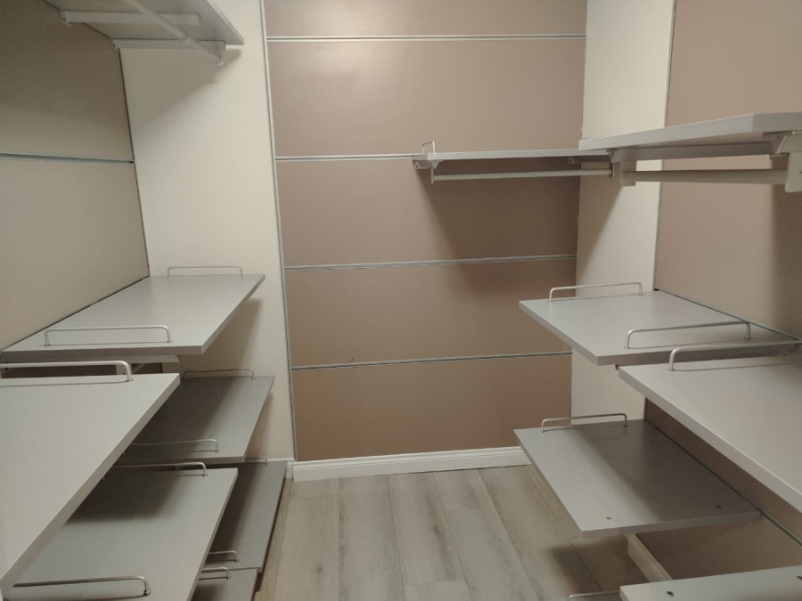 To Let 4 Bedroom Property for Rent in Sandton Central Gauteng