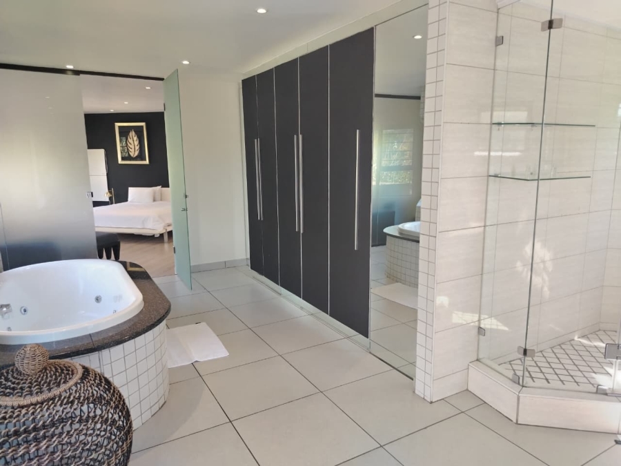 To Let 4 Bedroom Property for Rent in Sandton Central Gauteng