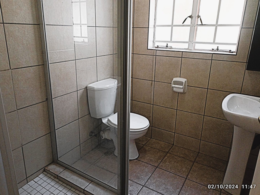2 Bedroom Property for Sale in Sonneglans Gauteng