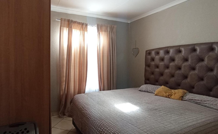 3 Bedroom Property for Sale in Rosslyn Gauteng