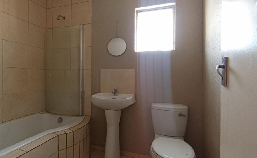 3 Bedroom Property for Sale in Rosslyn Gauteng