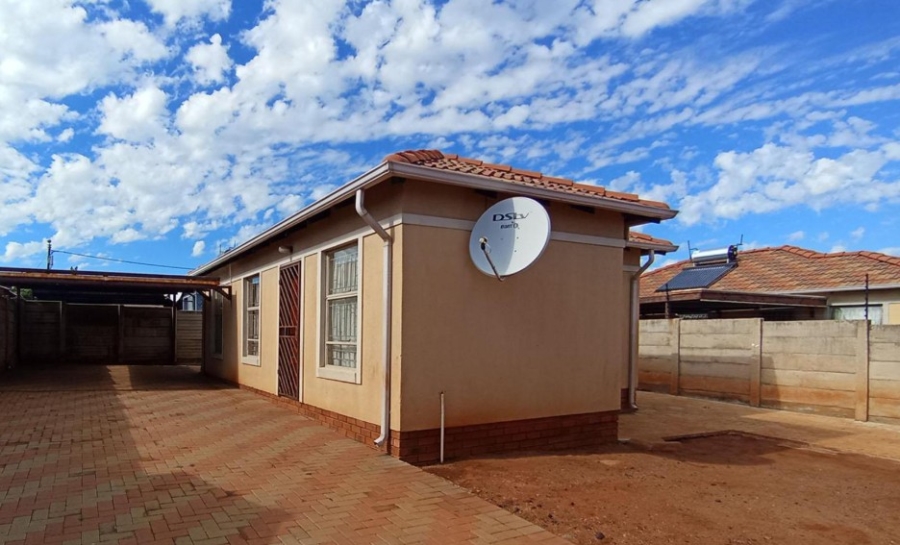 3 Bedroom Property for Sale in Rosslyn Gauteng