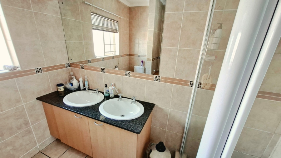 2 Bedroom Property for Sale in Olympus AH Gauteng