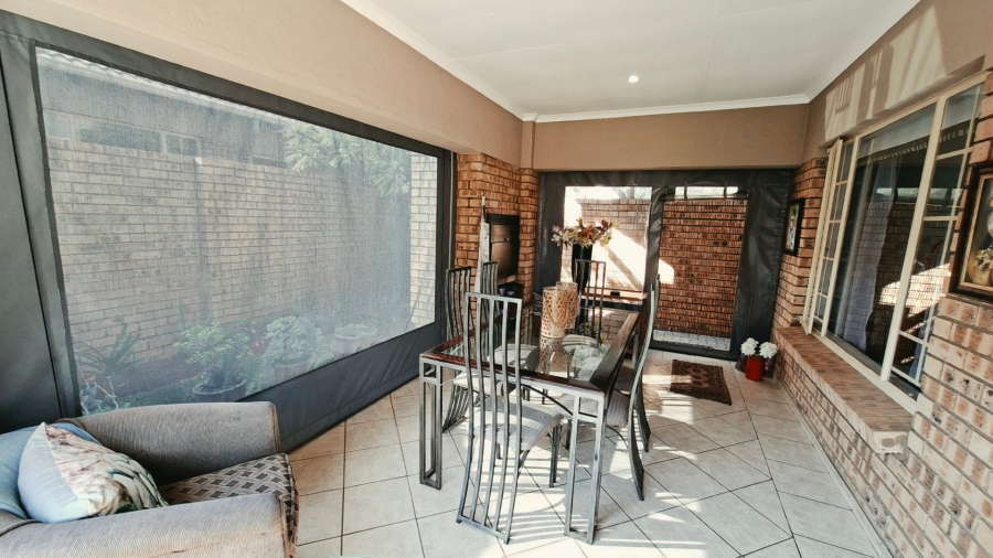 2 Bedroom Property for Sale in Olympus AH Gauteng