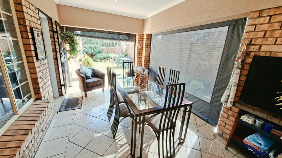 2 Bedroom Property for Sale in Olympus AH Gauteng
