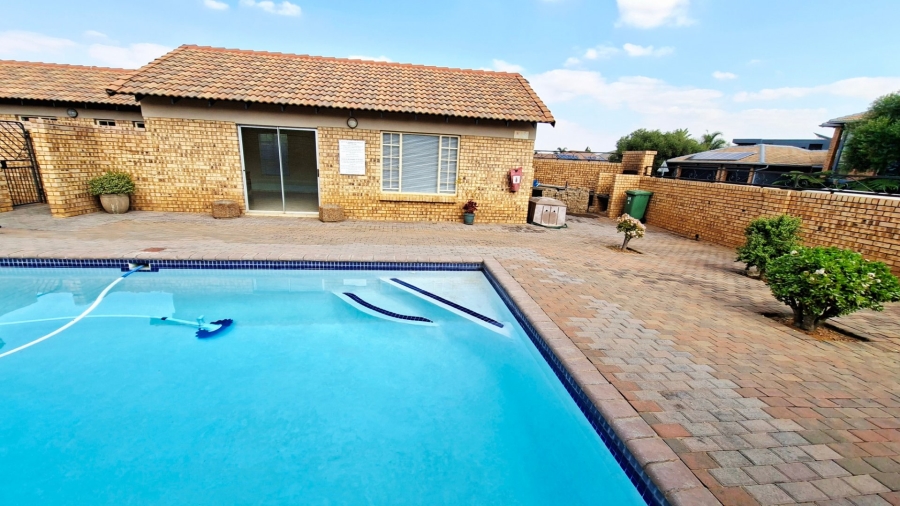 2 Bedroom Property for Sale in Olympus AH Gauteng