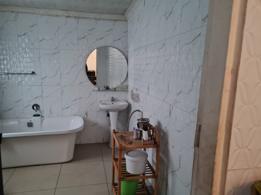 To Let 2 Bedroom Property for Rent in Moroka Gauteng