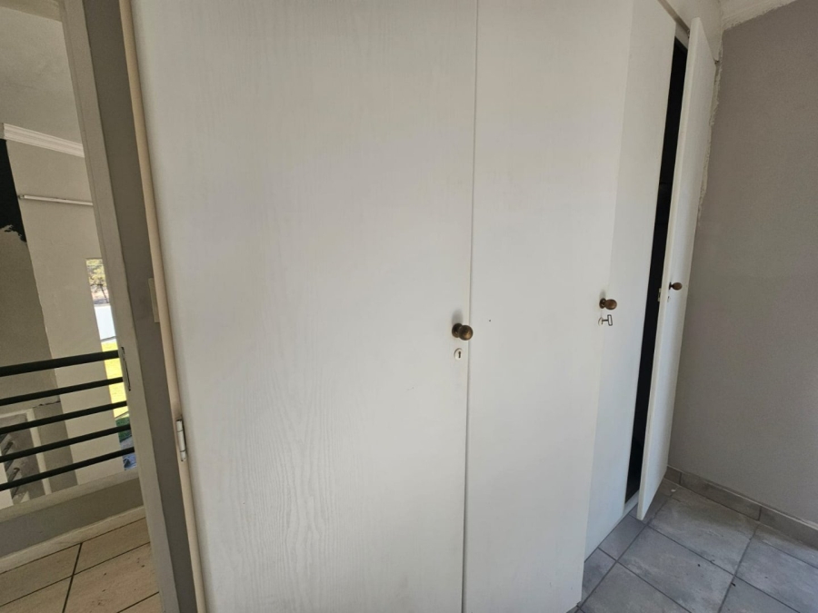 To Let 4 Bedroom Property for Rent in Eldoraigne Gauteng