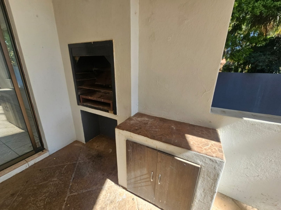 To Let 4 Bedroom Property for Rent in Eldoraigne Gauteng