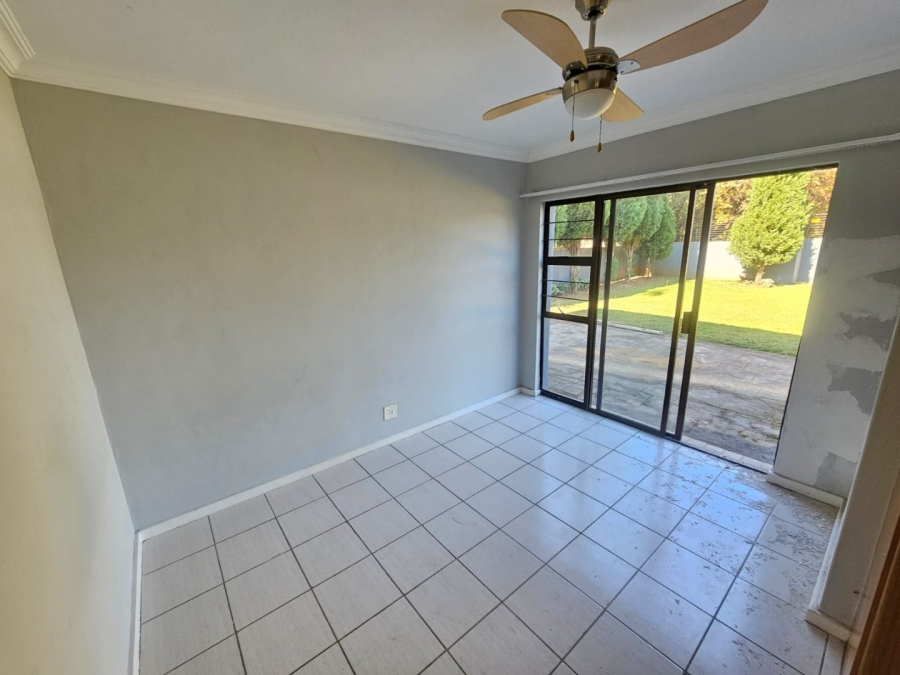 To Let 4 Bedroom Property for Rent in Eldoraigne Gauteng