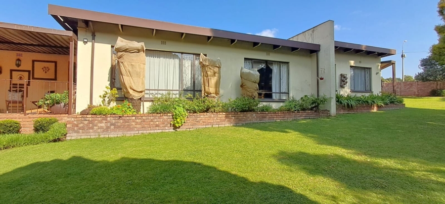 3 Bedroom Property for Sale in Helderkruin Gauteng