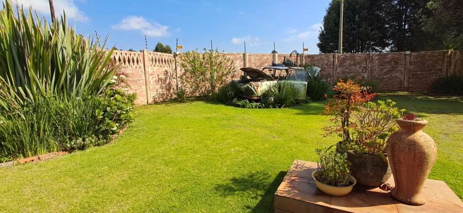 3 Bedroom Property for Sale in Helderkruin Gauteng