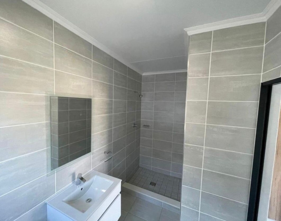 To Let 1 Bedroom Property for Rent in Waterfall Country Estate Gauteng
