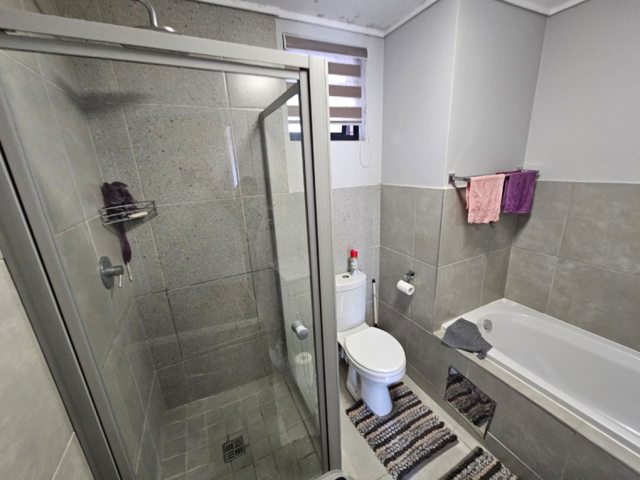 2 Bedroom Property for Sale in Amberfield Gauteng
