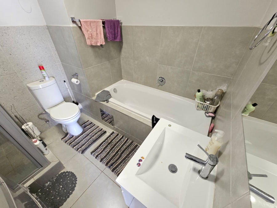 2 Bedroom Property for Sale in Amberfield Gauteng