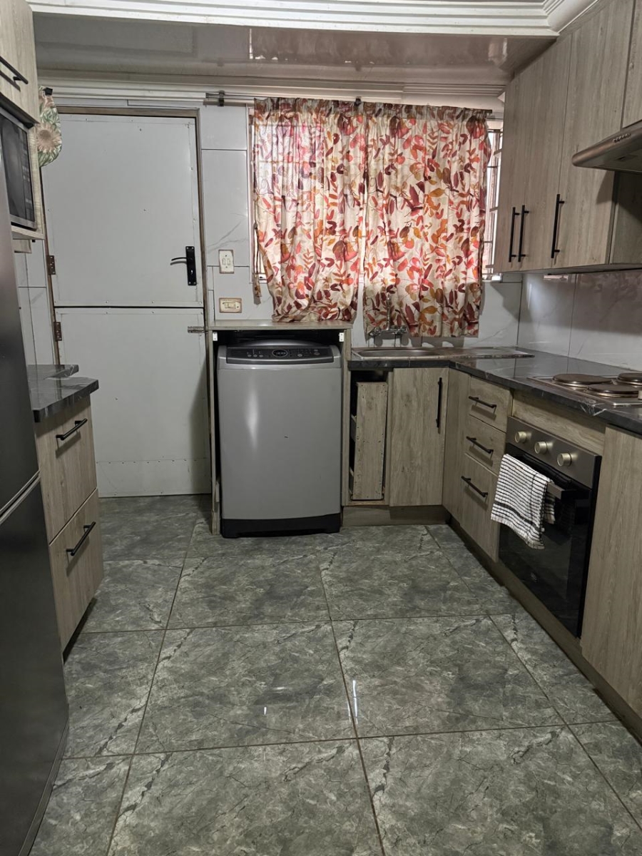2 Bedroom Property for Sale in Tsakane Gauteng