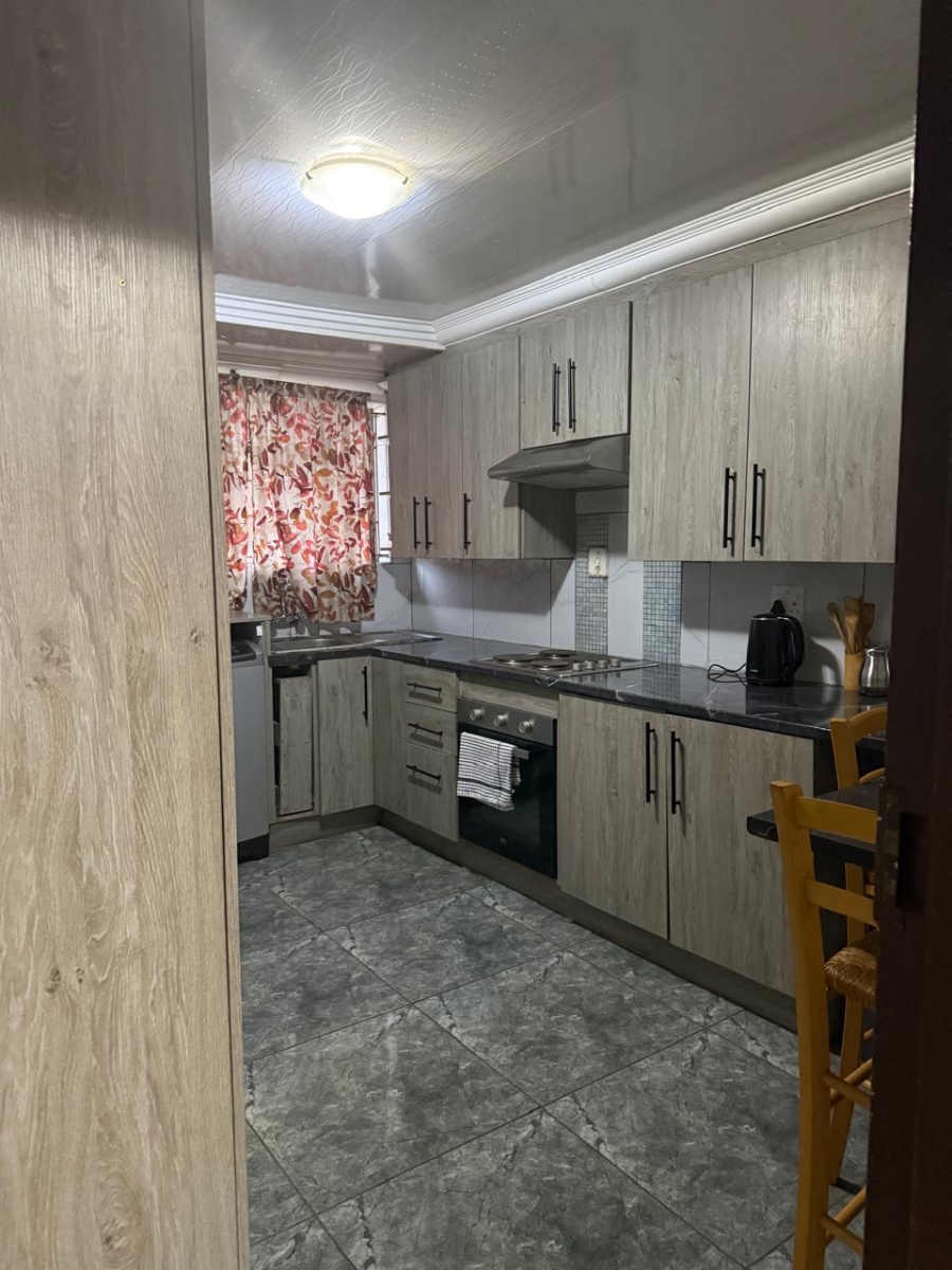 2 Bedroom Property for Sale in Tsakane Gauteng